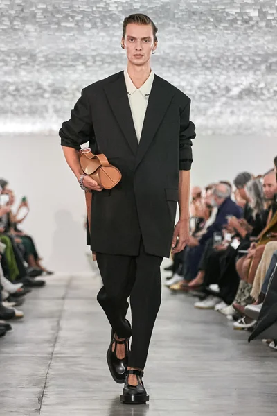 Look 9
